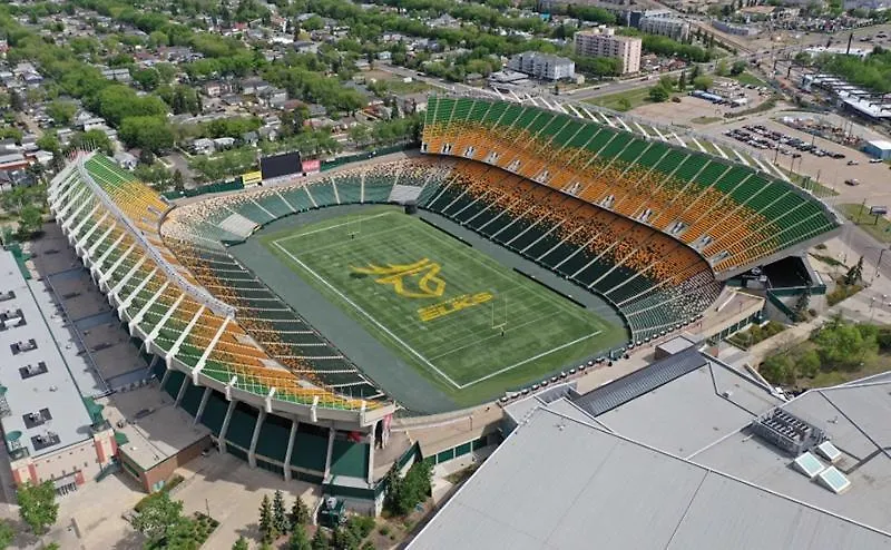 Nyaraló French Garden Escape I Walk To River Valley I W Free Parking & Fast Wifi! Edmonton